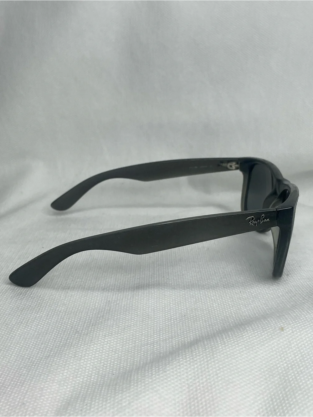 Ray-Ban Justin Sunglasses Classic Gray Black Smoke Lens RB4165 852/88 54[]16 3N